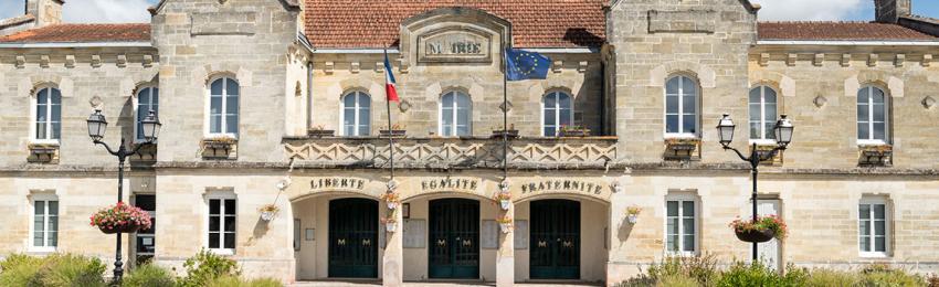Fronton de mairie